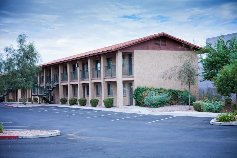 Studio 6 Mesa Exterior detail