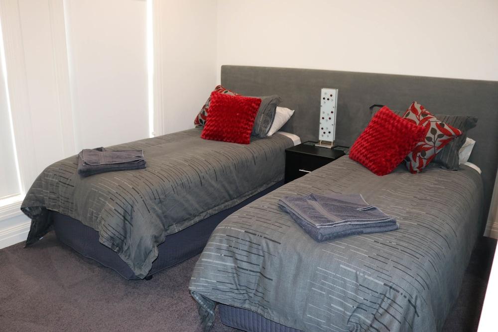 River Devine Murray Bridge Room