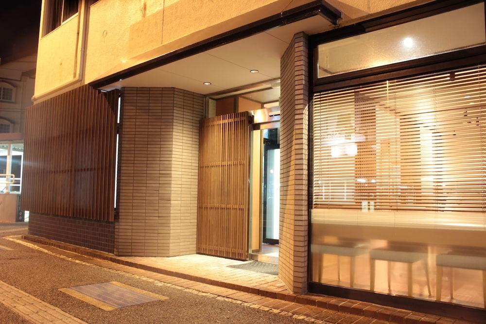 هوتل أكسيا إن هاجي الصورة الأساسية