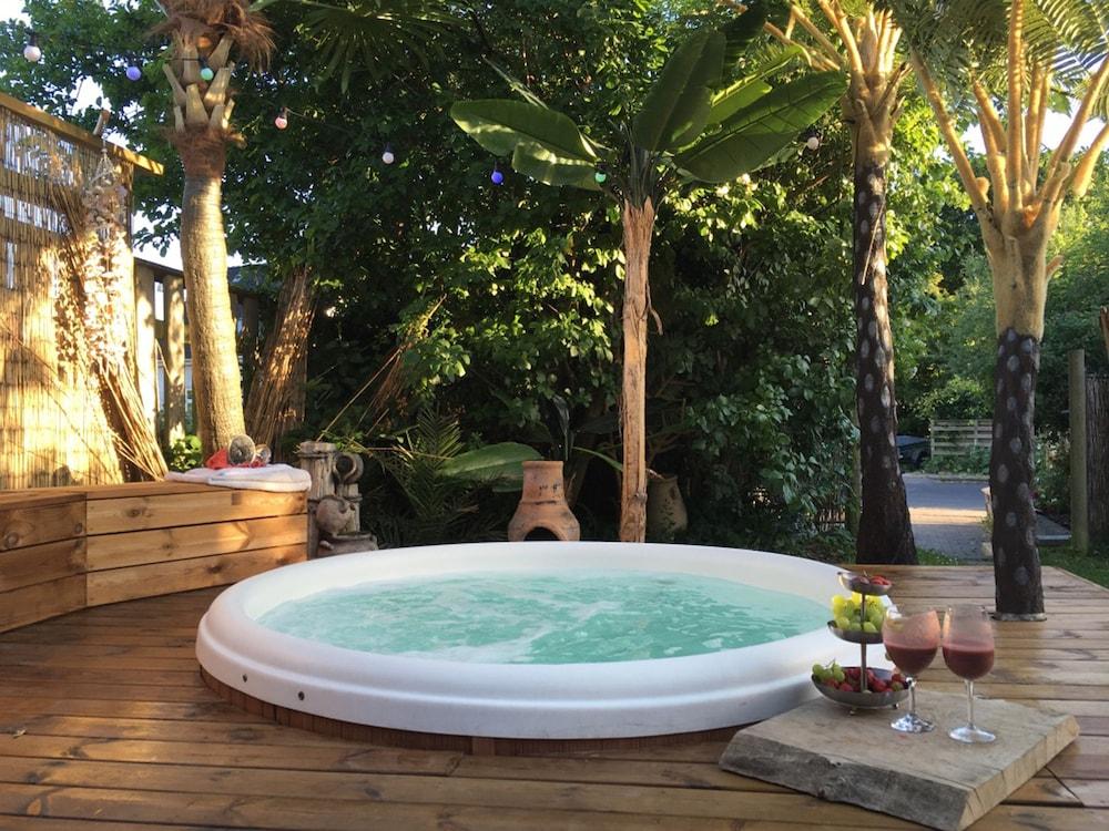 Sovdejligt Outdoor Spa Tub