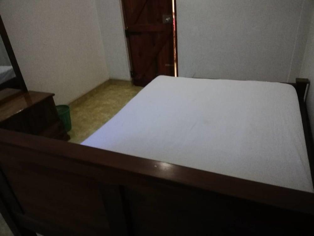 Ambasewana Resort Room