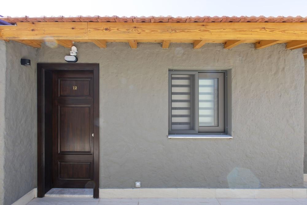 AEGEAN Apartments - Marina & Chios Island View Exterior