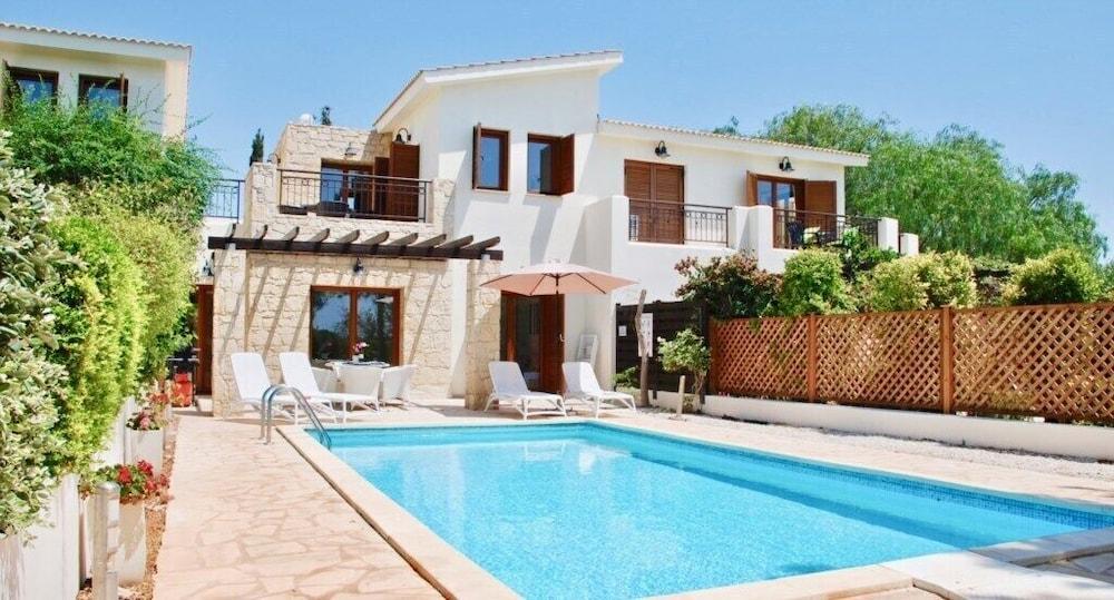 Beautiful 2 Bedroom Villa Proteus HG29 with private pool and pretty golf course views, Short walk to resort village square on Aphrodite Hills Featured Image