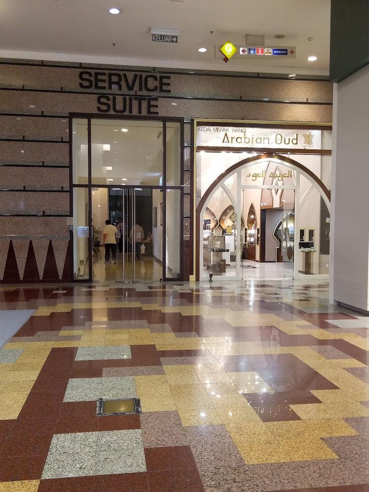 Gold Keep Service Suite At Times Square Lobby
