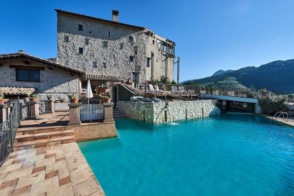 Castrum Resort