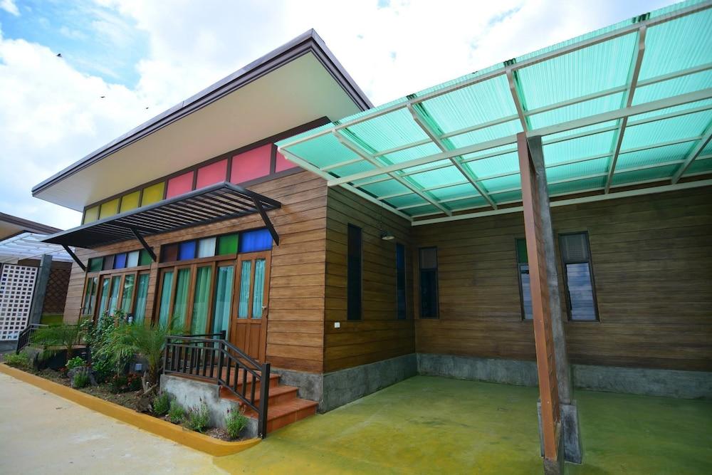 Reuan Napasorn Exterior