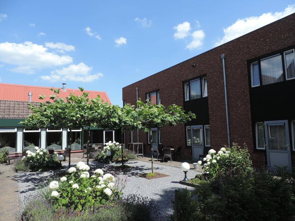 Hotel Ekamper Featured Image