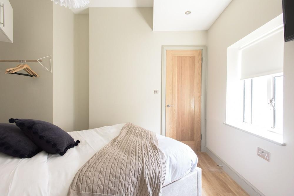 The Soho Loft - Elegant & Modern 1bdr in Soho Room