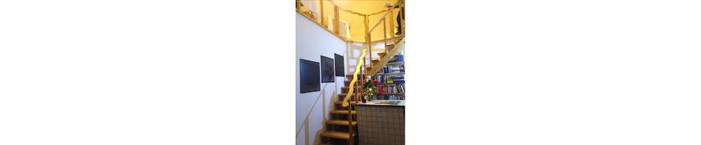 B&B PompeiLog Interior Entrance