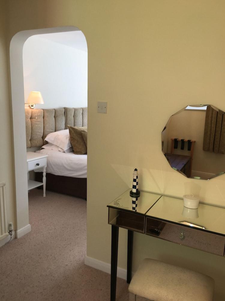 The Leconfield Room