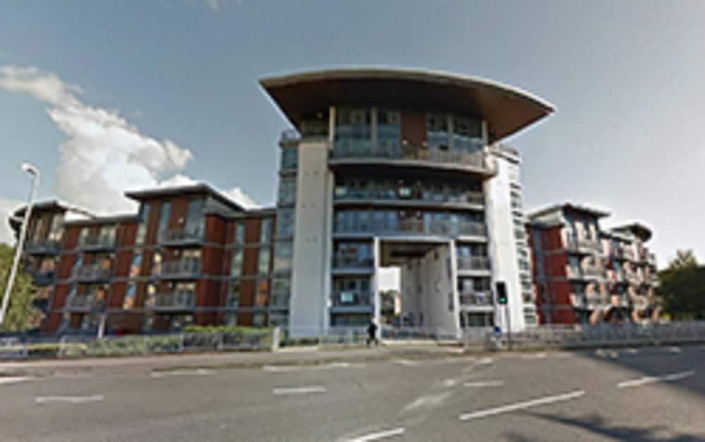 Kelvin Gate Exterior