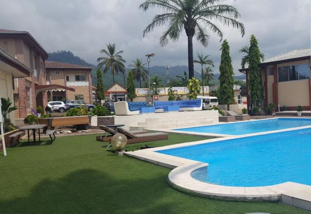 فيني هوتل بوبيندي