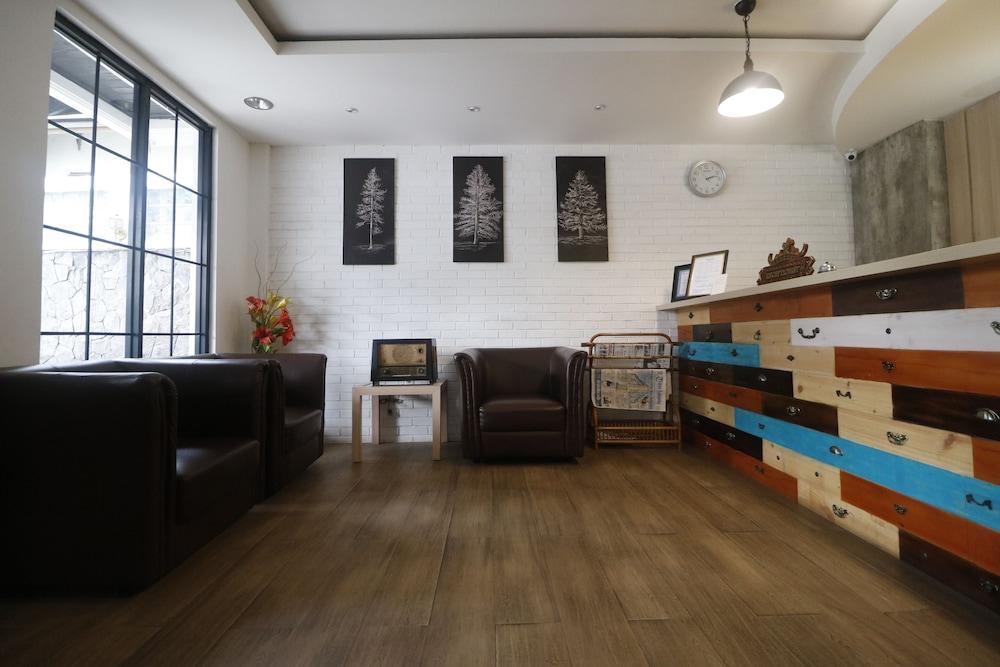 ريد دورز بلس آت جالان رادين إنتان لامبونج منطقة الجلوس في الردهة