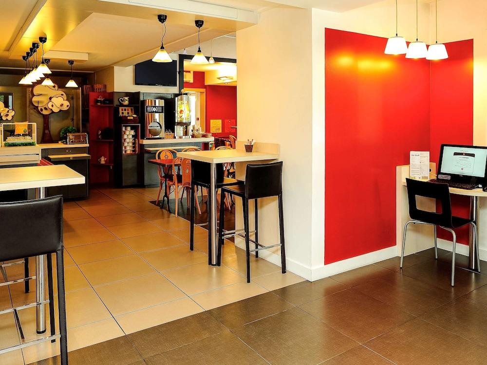 ibis Lyon Est Beynost A42 Interior