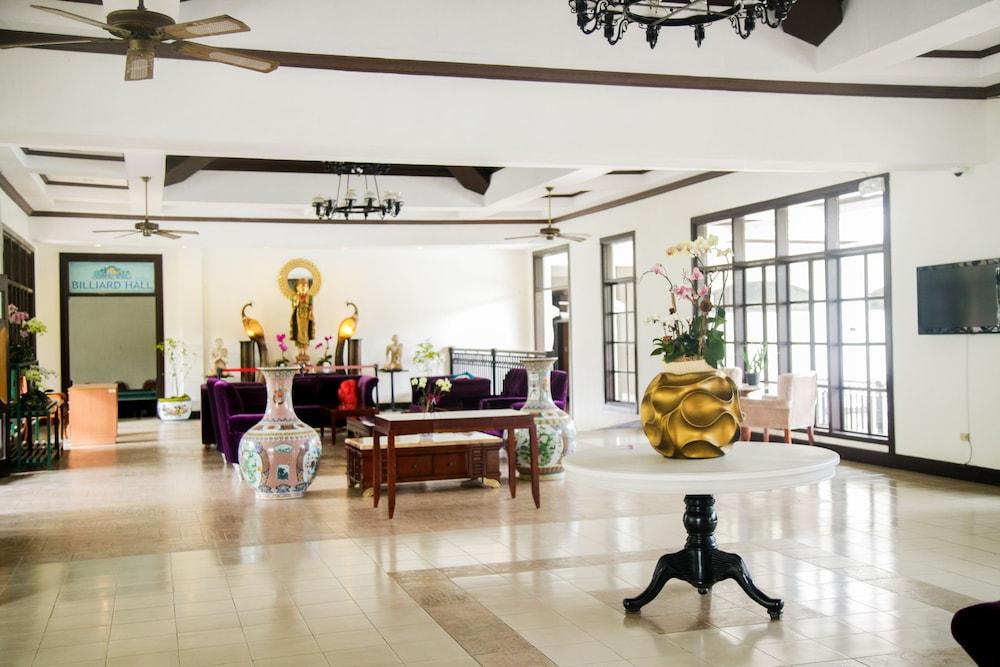 Forest Crest Nature Hotel and Resort Powered by ASTON Lobby