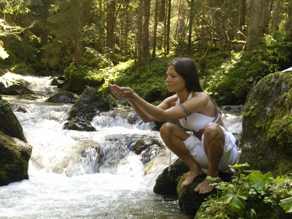 Peaceful Chalet in Thalgau With Mountain View Exterior