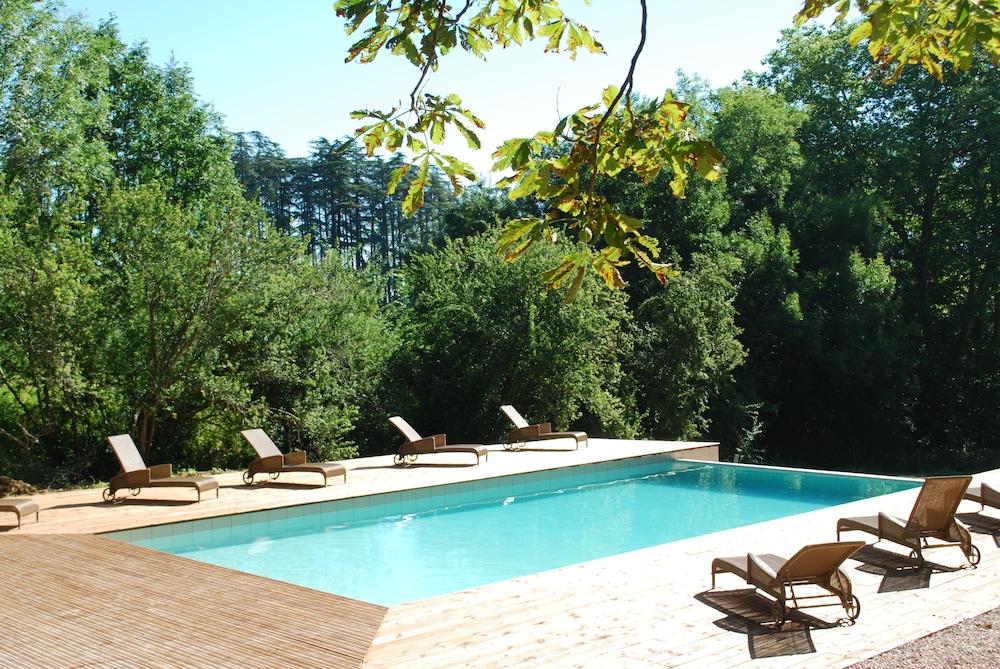 Château Bel Aspect Infinity Pool