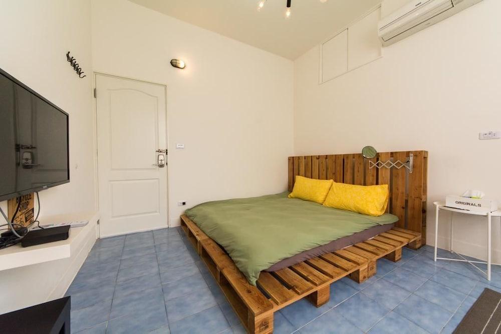 Memory Traveler Room
