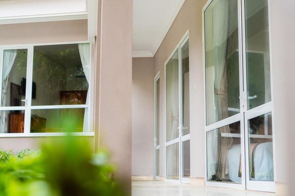 Osix Resort Exterior