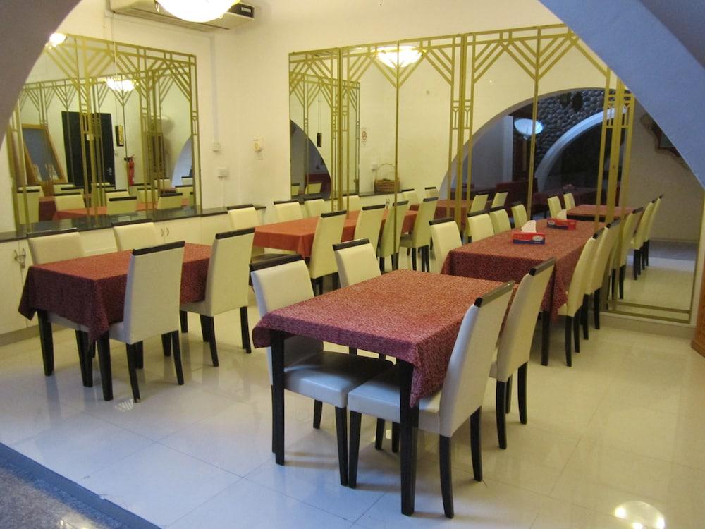 فندق شاطئ كوروم - Featured Image