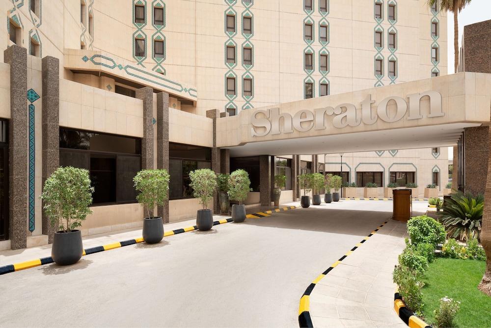 فندق وأبراج شيراتون الرياض - Exterior