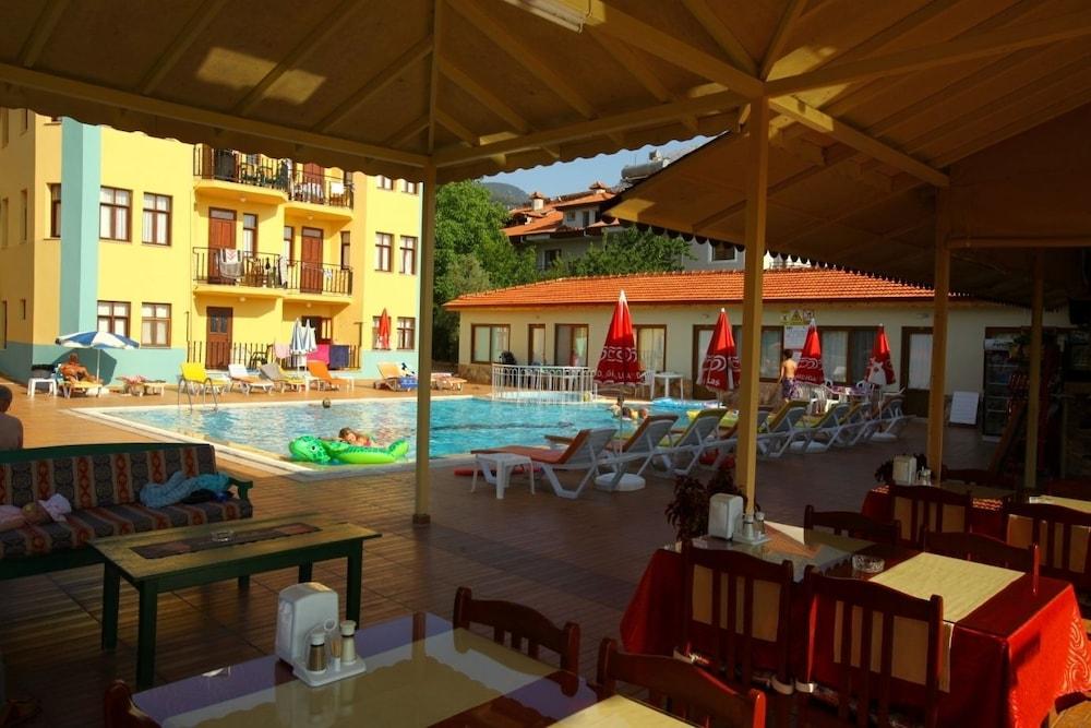 Villa Turk Apart Hotel - Outdoor Pool