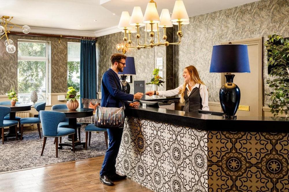 Mercure Bournemouth Hotel and Spa - Reception