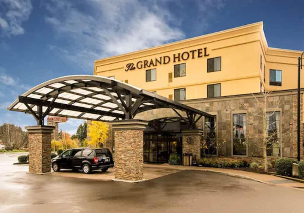 Grand Hotel at Bridgeport - Featured Image