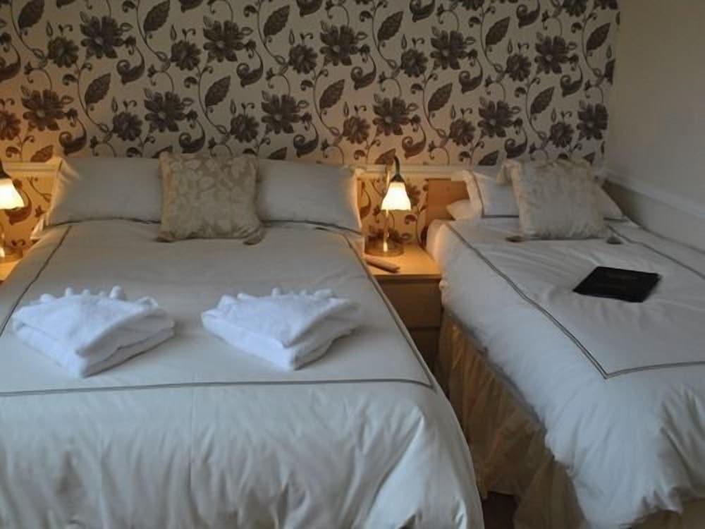 Surrey House Hotel - Room