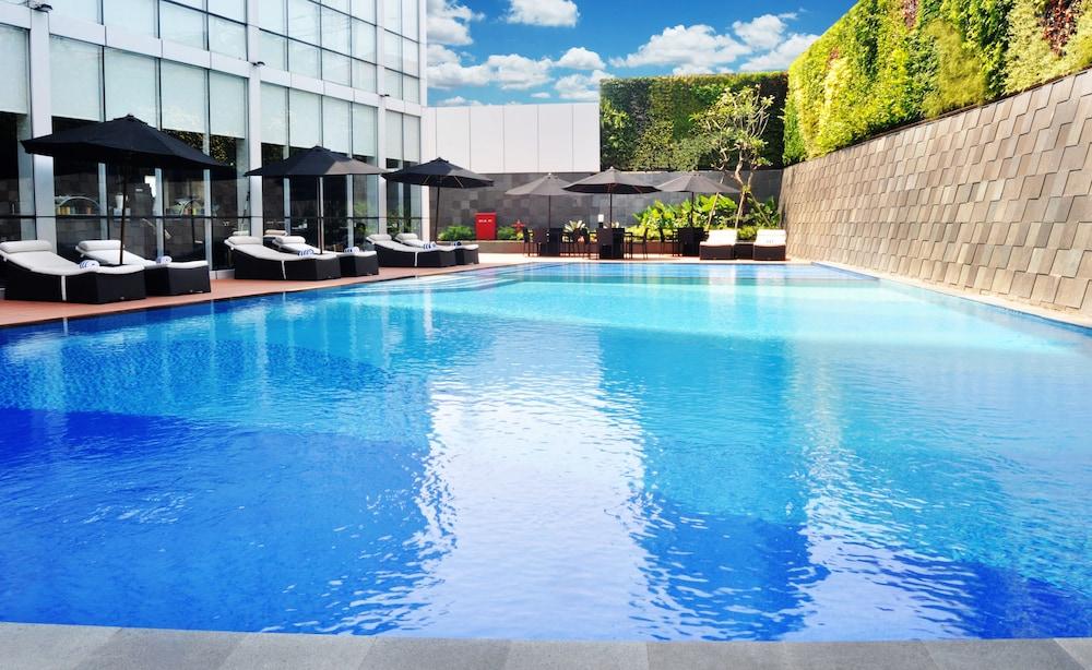 ASTON Priority Simatupang and Conference Center - Outdoor Pool