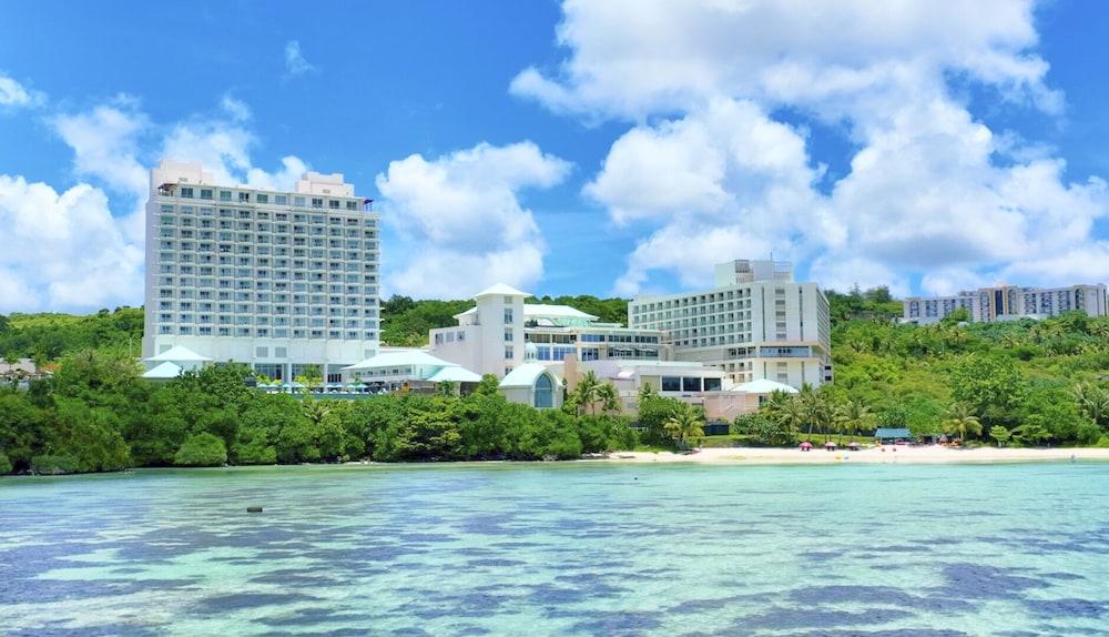 Lotte Hotel Guam - Property Grounds