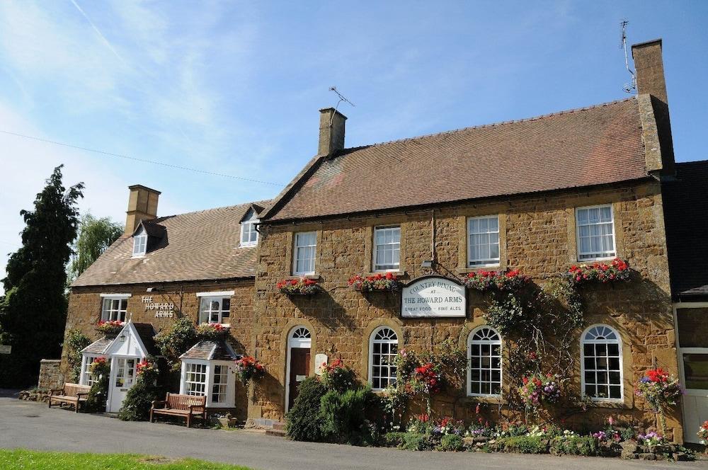 The Howard Arms - Exterior