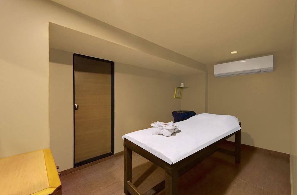 Central Beacon Hotel Surat - Treatment Room