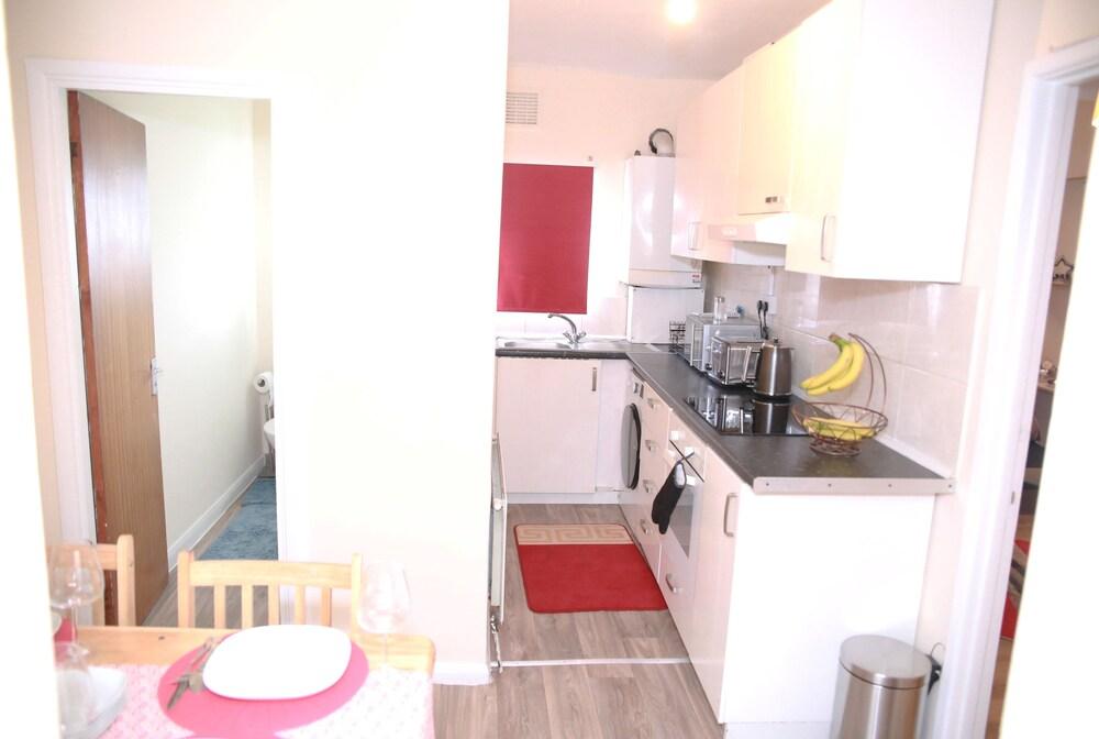 Canning Town Cozy one Bedroom Apartment - Private kitchen