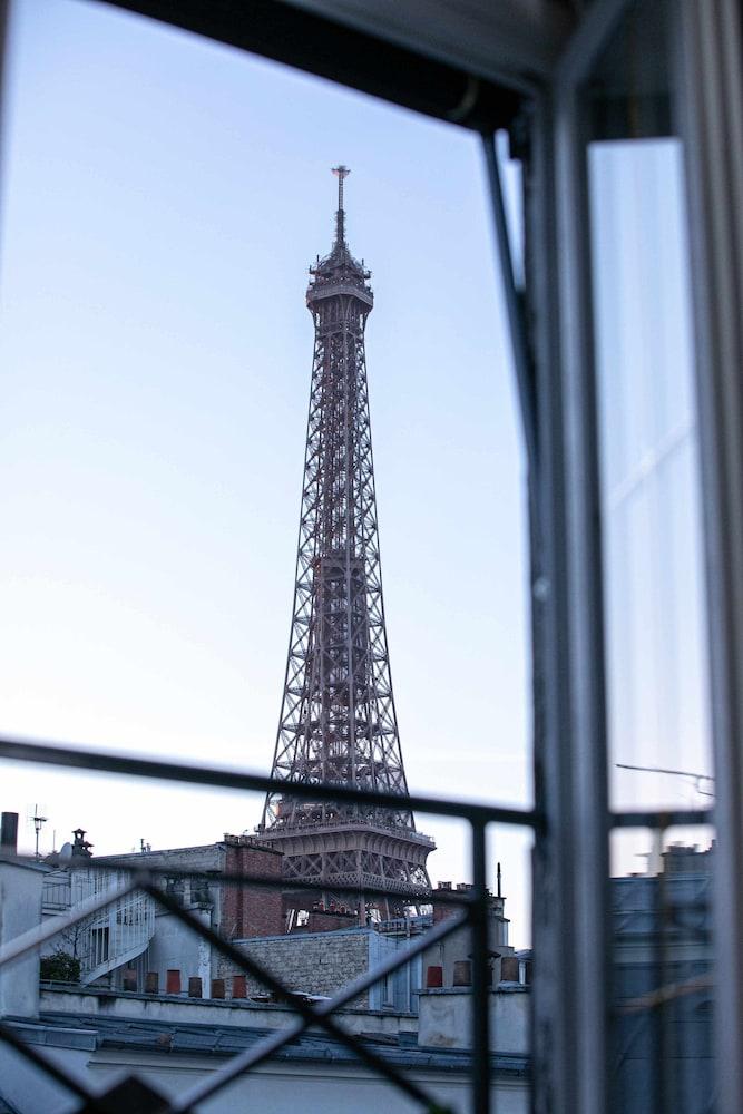 Eiffel Rive Gauche - Reception
