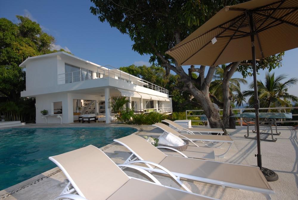 Donde Mira El Sol Tu Casa Spa Resort en Acapulco - Featured Image