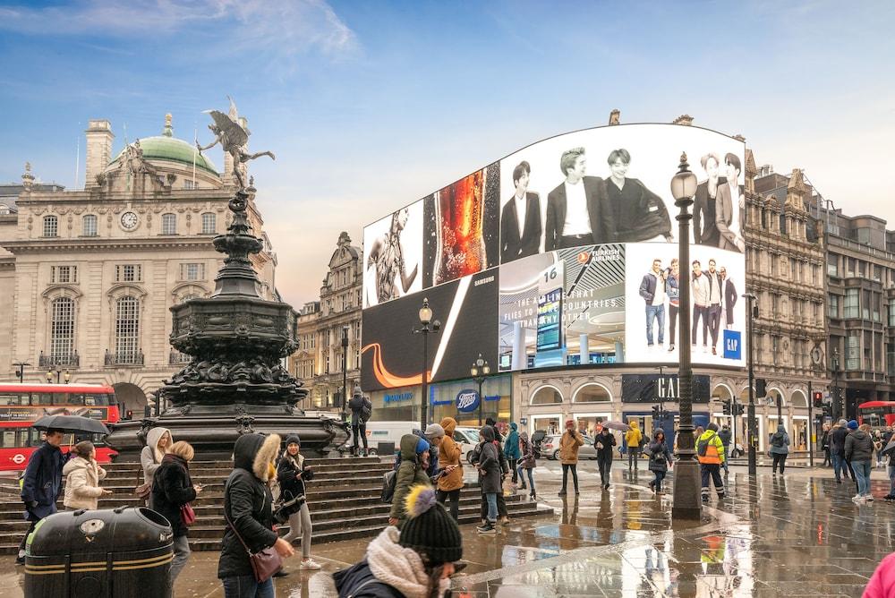 Luxury Studio Apart Piccadilly Circus - Featured Image