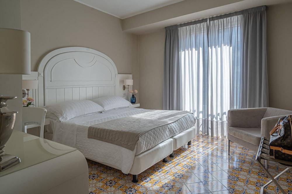 Hotel Capri - Room