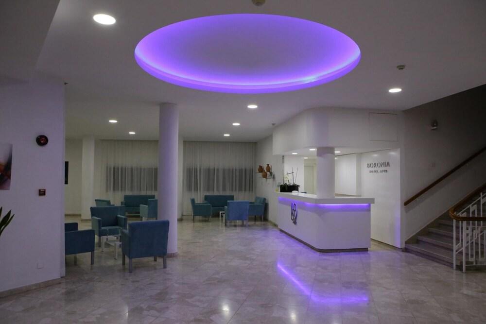 Boronia Hotel Apartments - Lobby