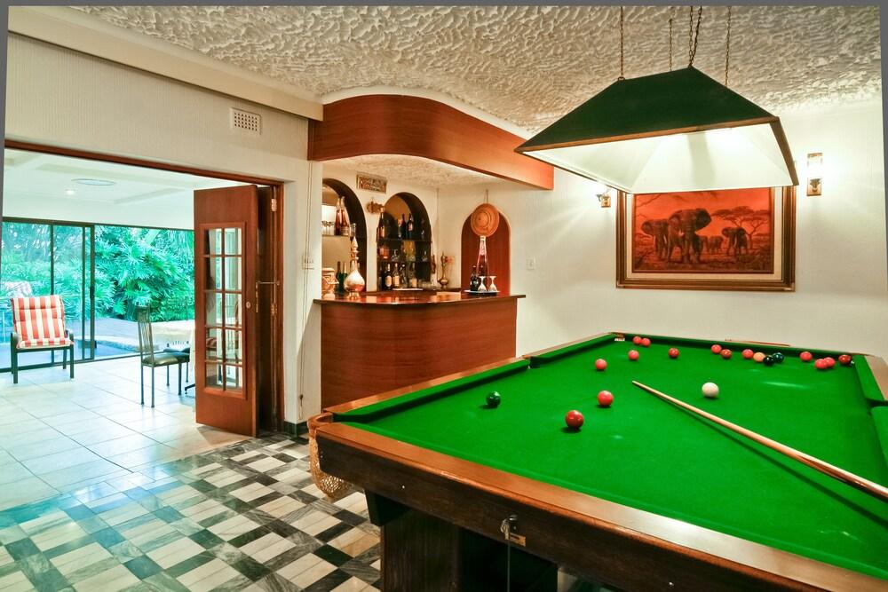 Villa Sant Andrea Lodge - Billiards