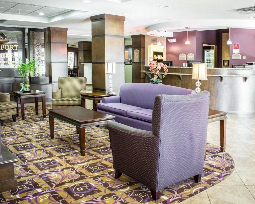 Comfort Suites Sanford - Lobby