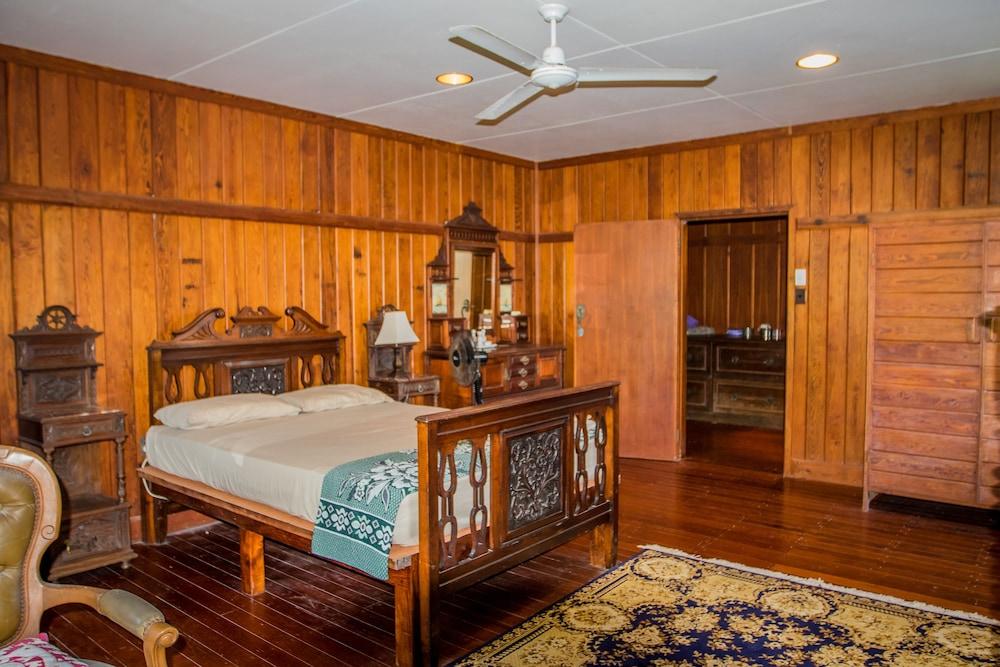Oceania House - Room