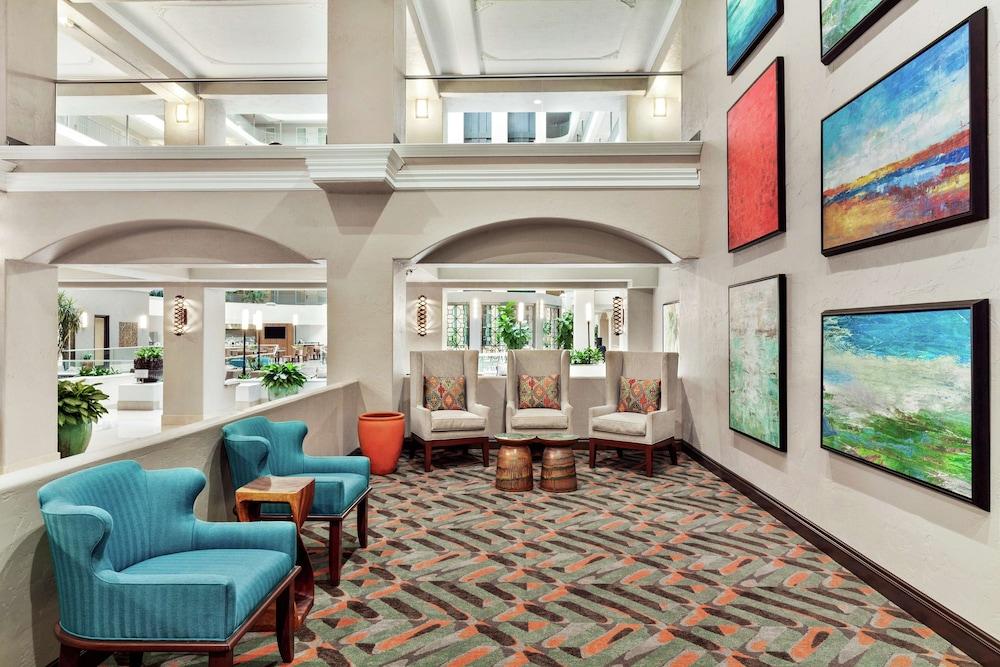 Embassy Suites by Hilton Santa Ana Orange County Airport - Lobby