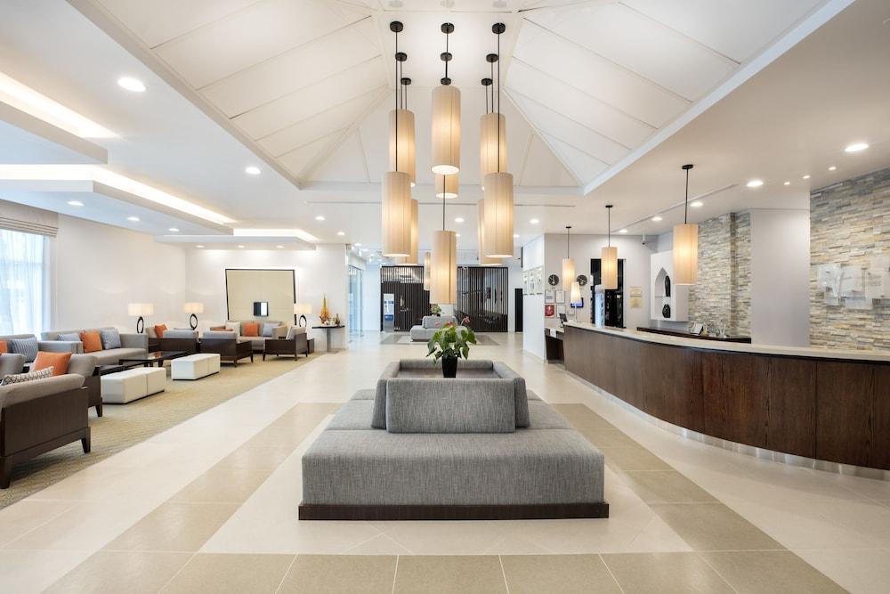 Holiday Inn Express Dubai Jumeirah, an IHG Hotel - Lobby Lounge
