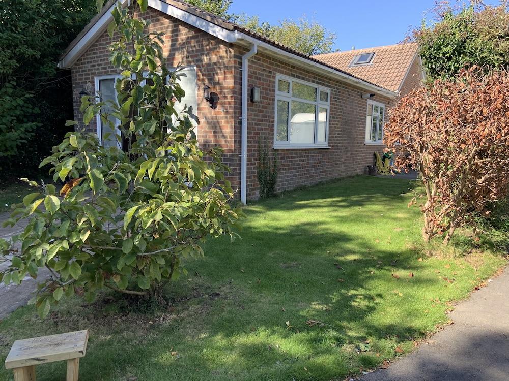 Nice 2 Bed Independent Annex in High Wycombe - Exterior