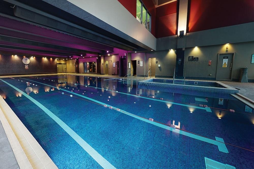 Village Hotel Manchester Ashton - Indoor Pool