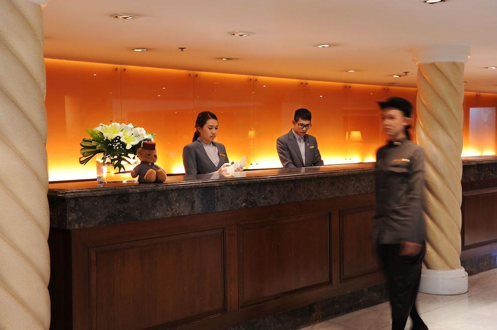Rembrandt Hotel & Suites Bangkok - Reception