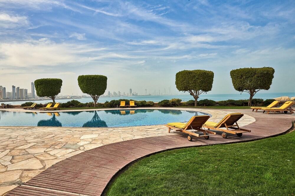 Marina Hotel Kuwait - Outdoor Pool