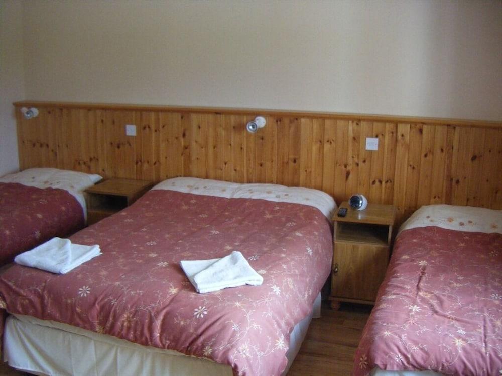 Dun Cromain Bed and Breakfast - Room