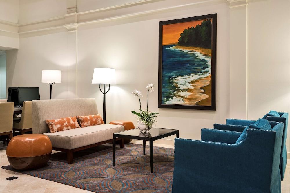 DoubleTree Suites by Hilton Naples - Lobby